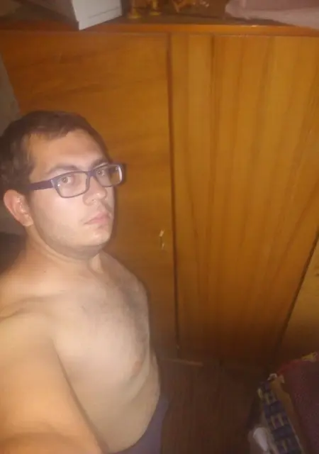 Я Алекс, 28, из Гродно, ищу знакомства на одну ночь