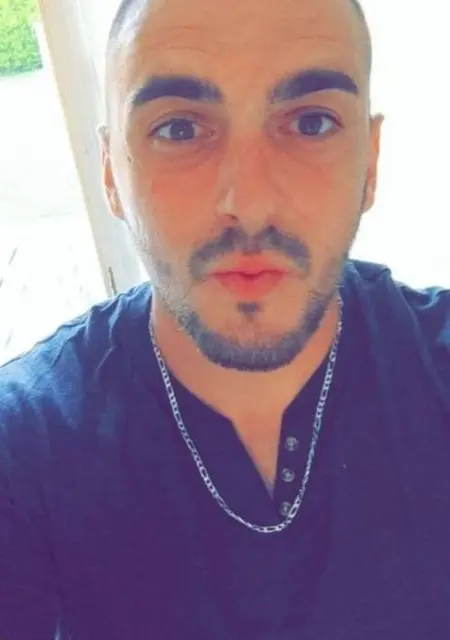 Loic из Парижа, мне 27, познакомлюсь