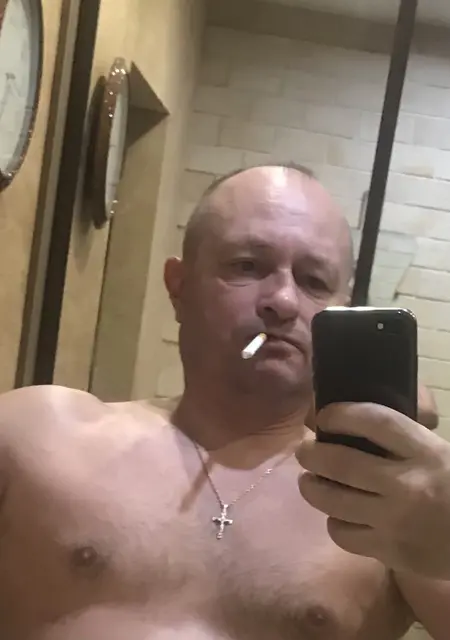 Митя из Омска, ищу на сайте знакомства на одну ночь