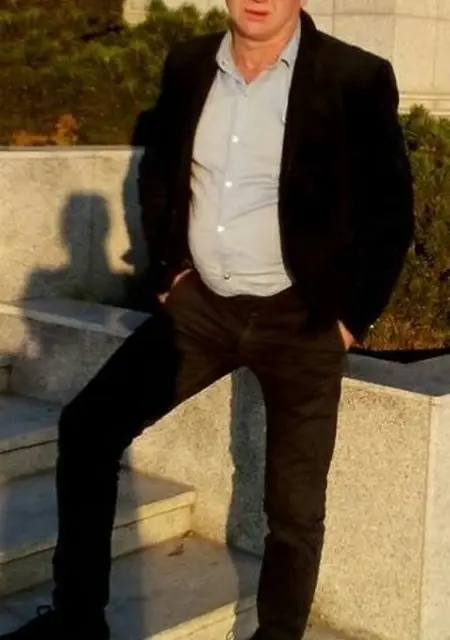 Я Игорь, 57, из Артема, ищу знакомства без обязательств