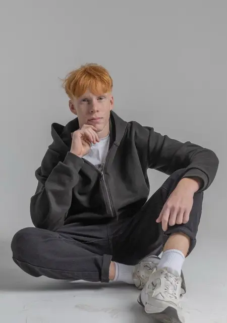 Александр из Москвы, мне 18, познакомлюсь для общения