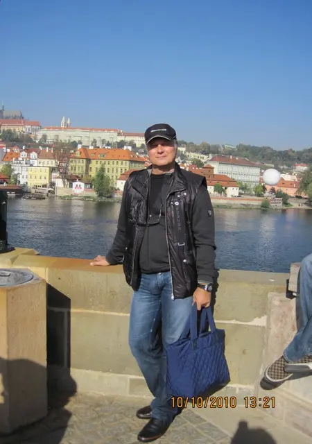 Александр из Троицка, ищу на сайте знакомства без обязательств