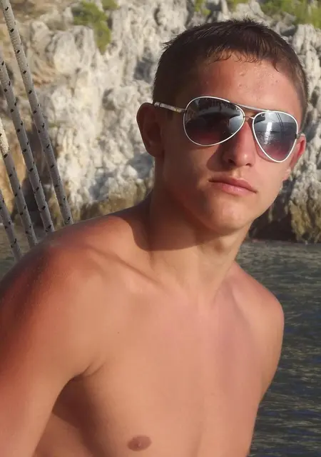 Я Алексей, 31, из Гомеля, ищу знакомства без обязательств