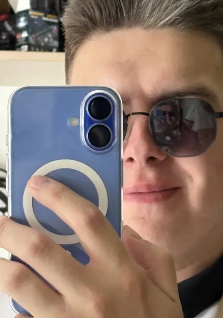 Я Александр, 24, из Москвы, ищу знакомства без обязательств