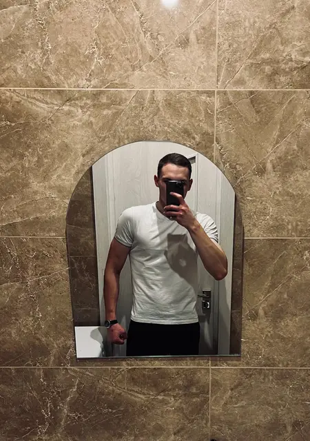 Я Глеб, 22, из Наро-Фоминска, ищу знакомства без обязательств