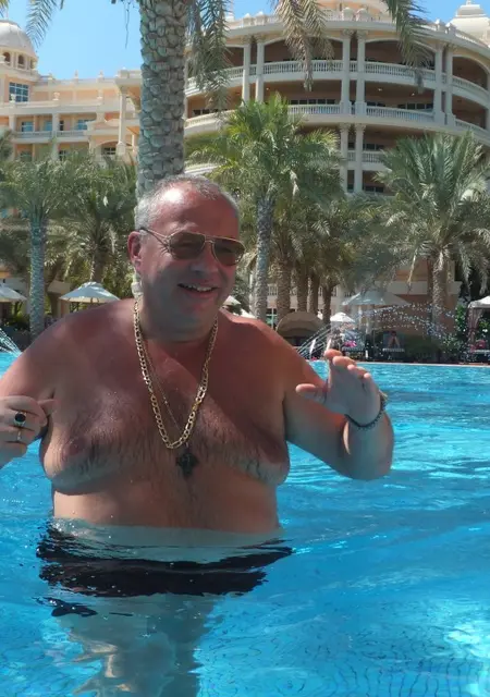 Михаил из Геленджика, ищу на сайте знакомства без обязательств