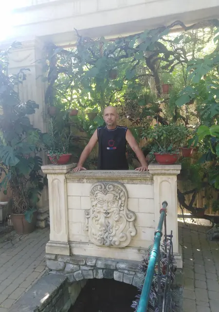 Я Дмитрий, 47, из Энгельса, ищу знакомство для приятного времяпровождения