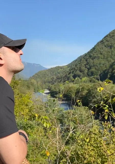 Я Андрей, 31, из Калуги, ищу знакомство для приятного времяпровождения