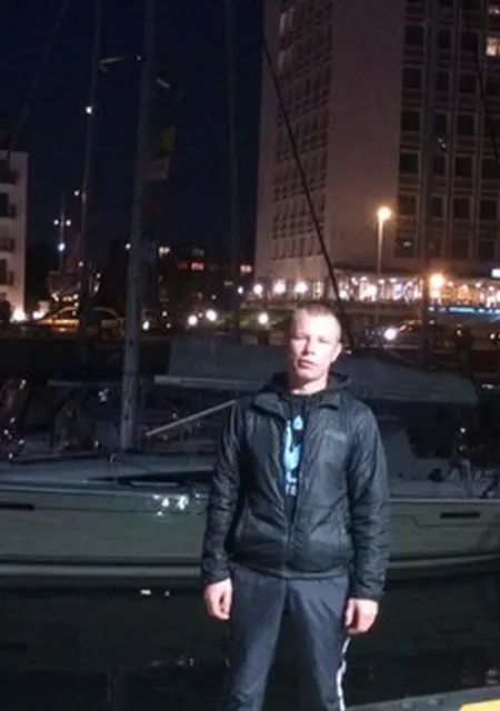 Я Саня, 32, знакомлюсь без обязательств в Варшаве