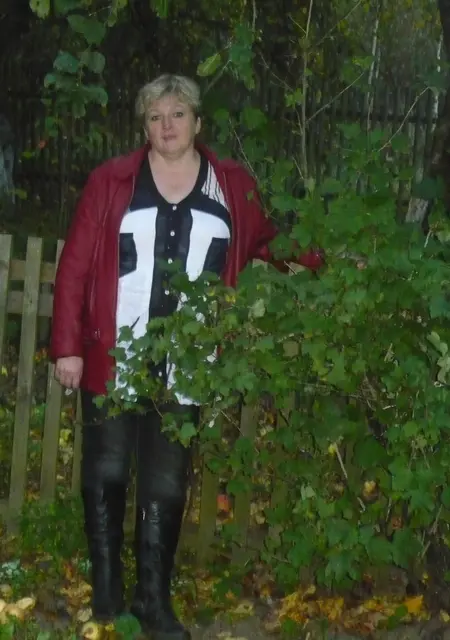 Я Людмила, 59, из Бобруйска, ищу знакомство для постоянных отношений