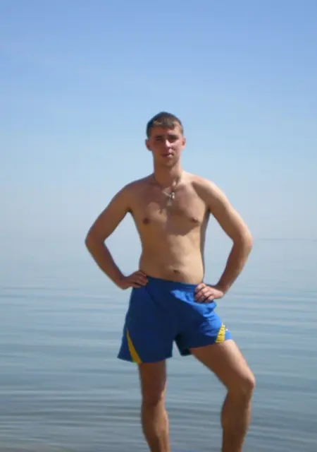 Я Виталик, 40, из Волгодонска, ищу знакомства без обязательств