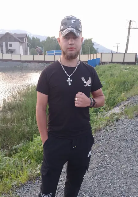 Евгений из Таштагола, ищу на сайте постоянные отношения