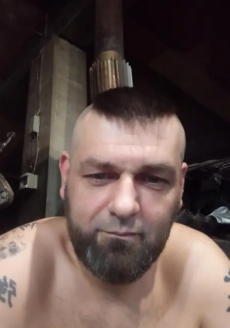 Igor из Харькова, мне 44, познакомлюсь для приятного времяпровождения