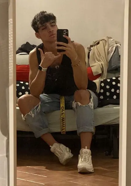 Michael из Рима, мне 20, познакомлюсь