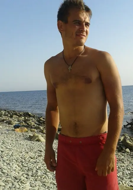 Я Макс, 35, из Старого Оскола, ищу знакомство для приятного времяпровождения