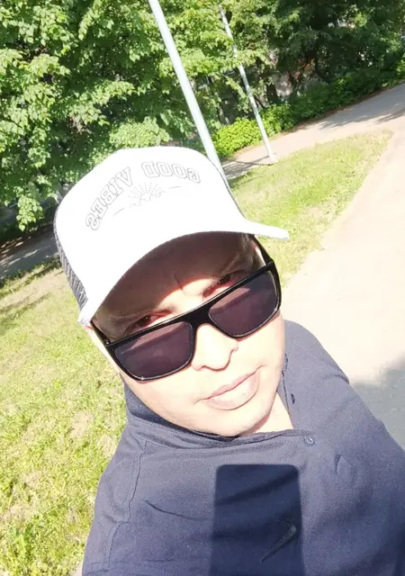 Саша из Новочебоксарска, ищу на сайте знакомства на одну ночь