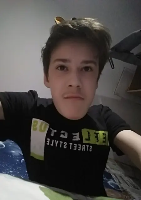 Я Артём, 20, знакомлюсь без обязательств в Челябинске