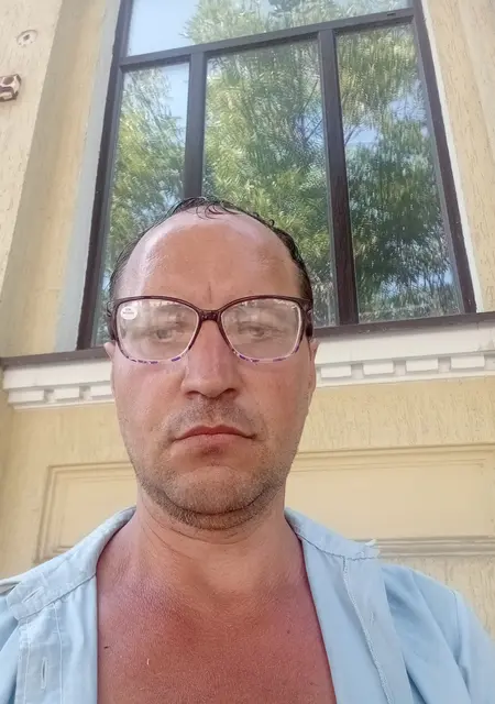 Я Эдуард, 43, из Екатеринбурга, ищу знакомства на одну ночь