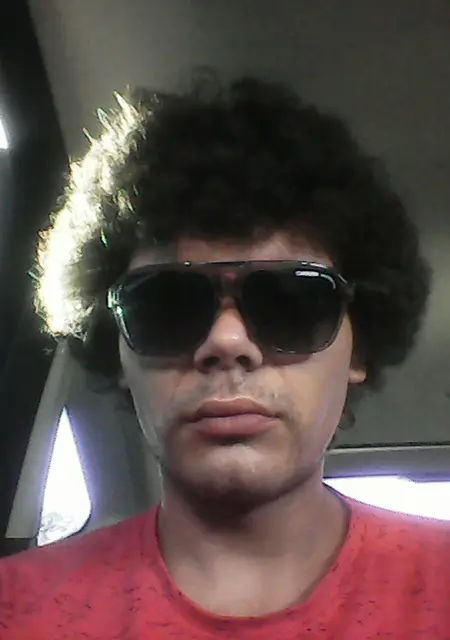 Антон из Кургана, мне 31, познакомлюсь для приятного времяпровождения