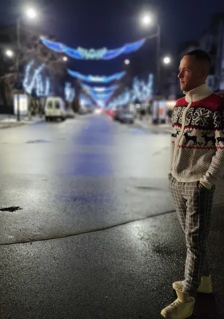 Я Илья, 26 років з Кременчука, шукаю знайомство для спілкування