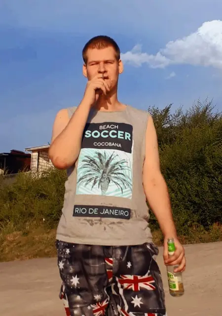 Я Илья, 28, знакомлюсь без обязательств в Энгельсе