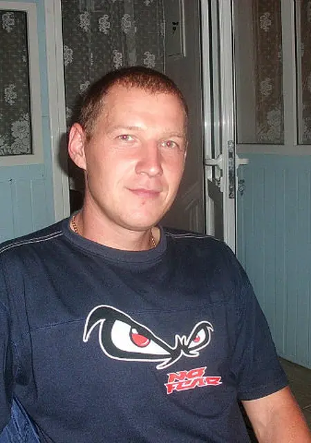 Я Паша, 44, из Николаева, ищу знакомства без обязательств