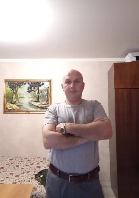 Я Юрий, 43, знакомлюсь без обязательств в Калуге