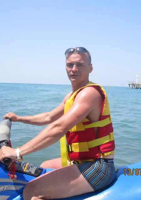 Я Дима, 50, из Севастополя, ищу знакомства без обязательств