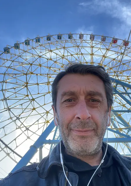 Rob из Джубга, ищу на сайте знакомства на одну ночь