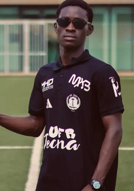 Я Baye Thierno, 21, знакомлюсь для открытые отношения в Воронеже