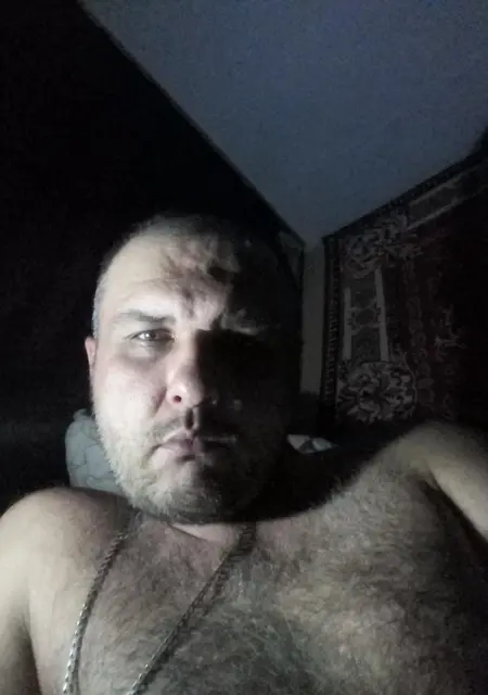 Діма из Львова, мне 42, познакомлюсь на одну ночь