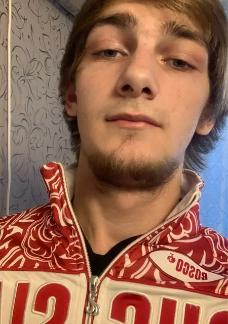 Я Саша, 22, из Армавира, ищу знакомства без обязательств