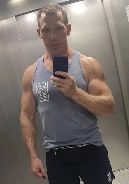 Я Степан, 47, знакомлюсь без обязательств в Кирове