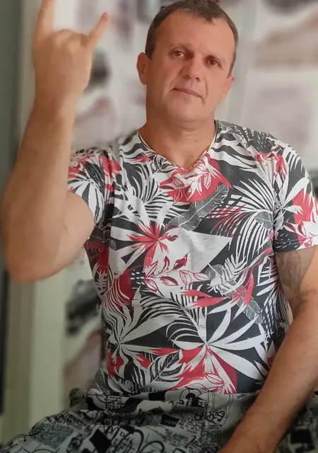 Максим из Астрахани, мне 51, познакомлюсь на одну ночь