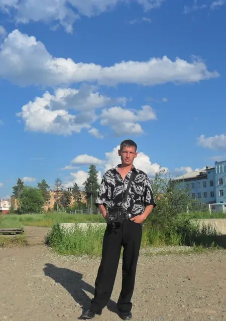 Я Михаил, 44, знакомлюсь для общения в Нерюнгри