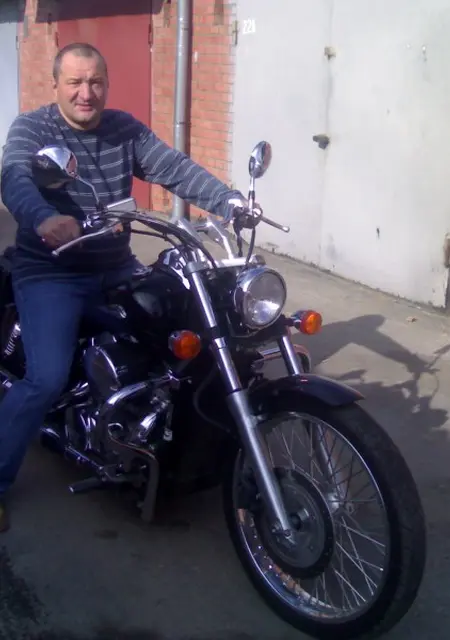 Я Александр Иванов, 57, знакомлюсь без обязательств в Волжском