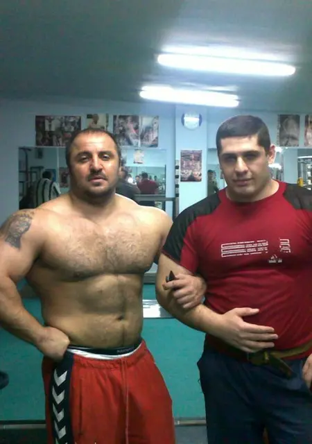 Garik из Еревана, мне 37, познакомлюсь для приятного времяпровождения