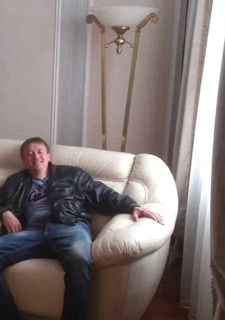 Максим из Омска, мне 52, познакомлюсь для приятного времяпровождения