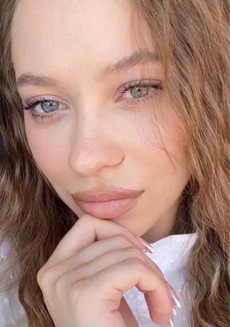 Я Виктория, 21, из Оренбурга, ищу знакомство для вирта