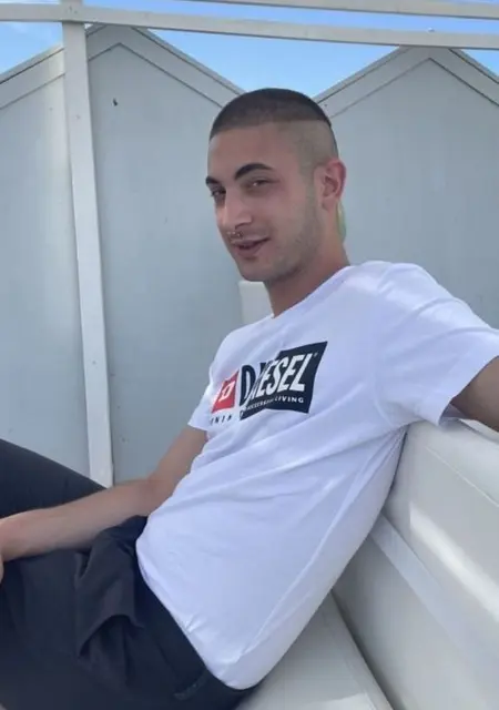 Я Elo, 22, знакомлюсь в Риме