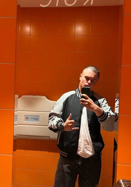 Игорь из Владикавказа, мне 21, познакомлюсь на одну ночь