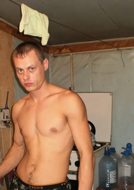 Виталик из Таганрога, ищу на сайте знакомства без обязательств