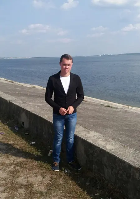 Я Тарас, 28, из Луцка, ищу знакомства на одну ночь