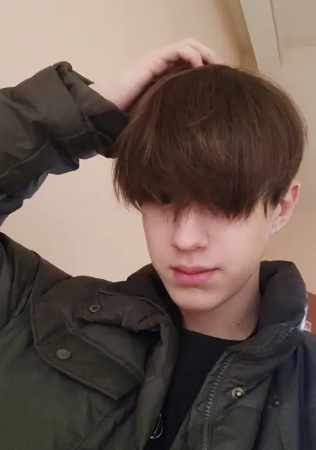 Я Алексей, 19, из Мурманска, ищу знакомства на одну ночь