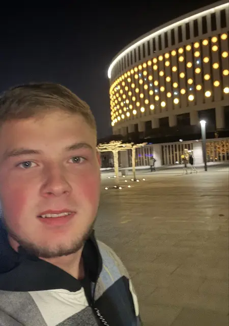 Вадим из Сочи, мне 21, познакомлюсь для приятного времяпровождения