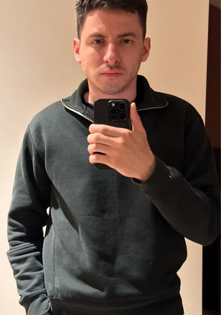 Я Константин, 25, из Горно-Алтайска, ищу знакомства на одну ночь