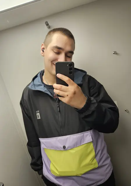 Максим из Дзержинска, мне 25, познакомлюсь на одну ночь