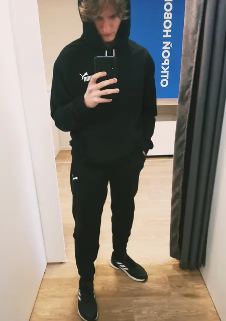 Я Дмитрий, 20, знакомлюсь без обязательств в Нижневартовске