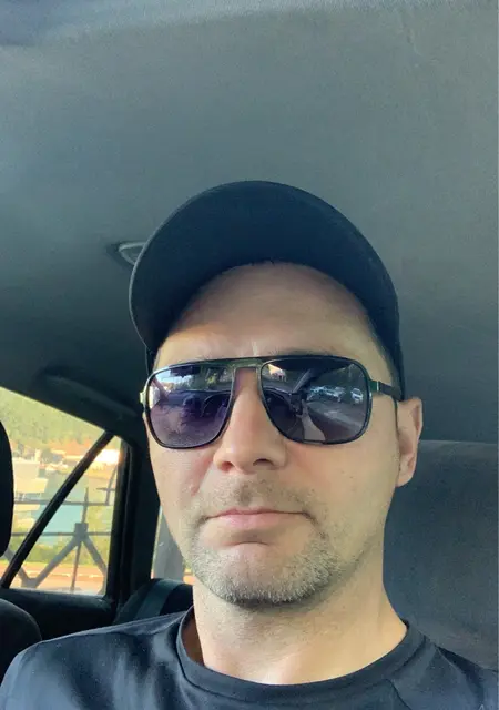 Виталий из Владивостока, ищу на сайте знакомства на одну ночь