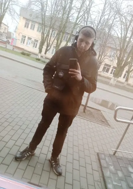 Я Рафаэль, 21, знакомлюсь без обязательств в Миллерове